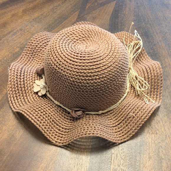 Bienvenu Brown Kids Sun Hat with Flower Accents - Picture 3 of 7